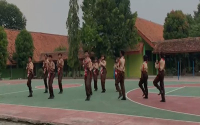 <marquee>Keberhasilan Pramuka MTs Raden Fatah dalam LKBB G30S PKI!</marquee>